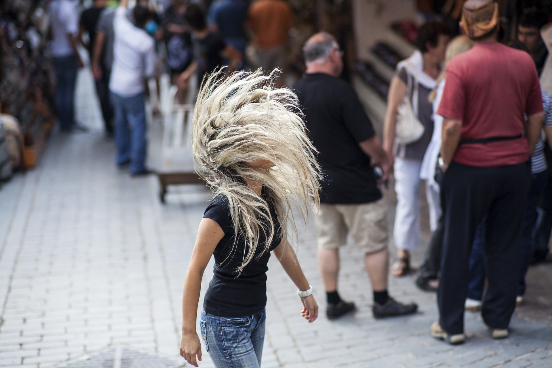 girl with long blonde hair